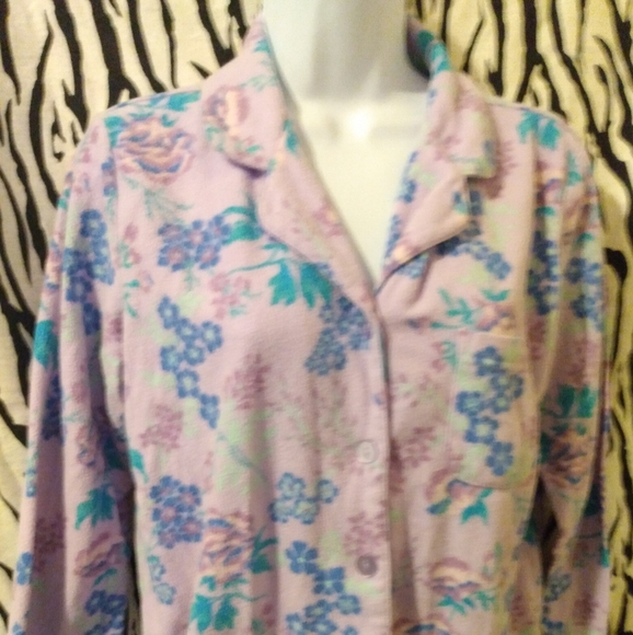 2/$20 VS Pink fuzzy 2 piece pajamas size small. - Picture 9 of 9